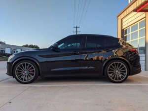 Alfa Romeo Stelvio Fender Trim - Carbon Fiber - Feroce Carbon Alfa Romeo Stelvio Fender Trim - Carbon Fiber - Feroce Carbon